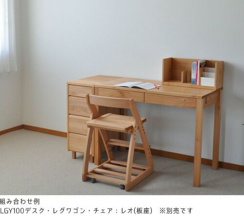 ブックタッチ（画像はアルダー材タイプを使用しています）